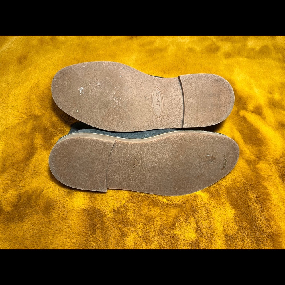 Clarks • Suede Boot - Picture 6 of 6